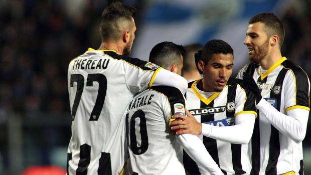 L'esultanza dei giocatori bianconeri dopo la rete di Di Natale. Ansa L'esultanza dei giocatori bianconeri dopo la rete di Di Natale. Ansa