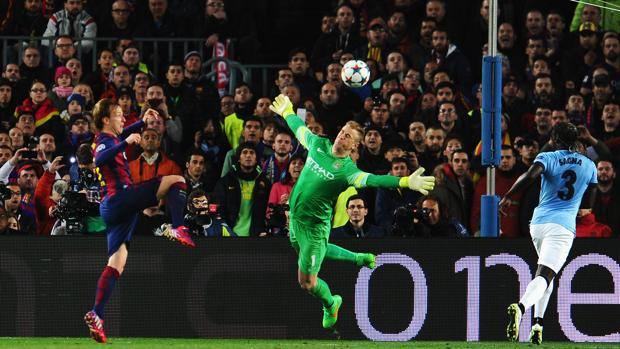 Rakitic supera Hart per l'1-0. Getty Images Rakitic supera Hart per l'1-0. Getty Images