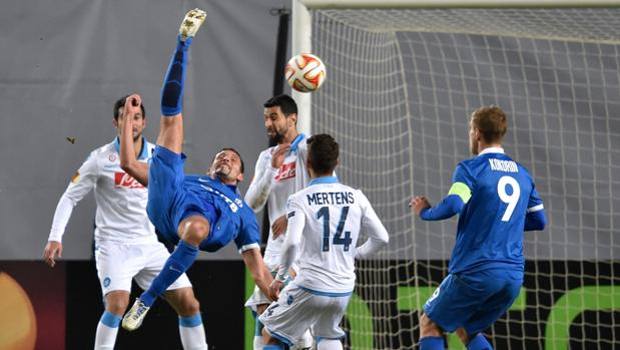 Acrobazia di Kuranyi alla Khimki Arena. Afp Acrobazia di Kuranyi alla Khimki Arena. Afp
