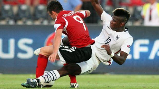 Pogba contro Memushaj nell''amichevole Albania-Francia. Afp Pogba contro Memushaj nell''amichevole Albania-Francia. Afp