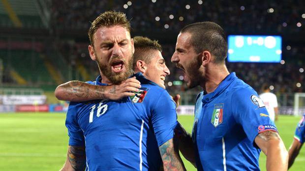 De Rossi e Bonucci esultano dopo l'1-0. Ap De Rossi e Bonucci esultano dopo l'1-0. Ap