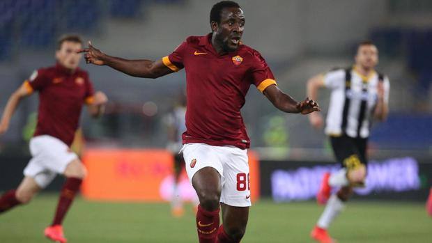 Seydou Doumbia, 27 anni, con la maglia giallorossa. Ansa