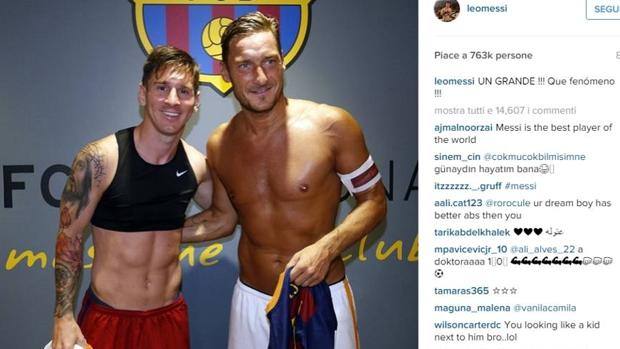 Leo Messi, 28 anni, con Francesco Totti, 37. Leo Messi, 28 anni, con Francesco Totti, 37.
