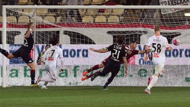 Il raddoppio del Carpi firmato da Matos. Ansa Il raddoppio del Carpi firmato da Matos. Ansa