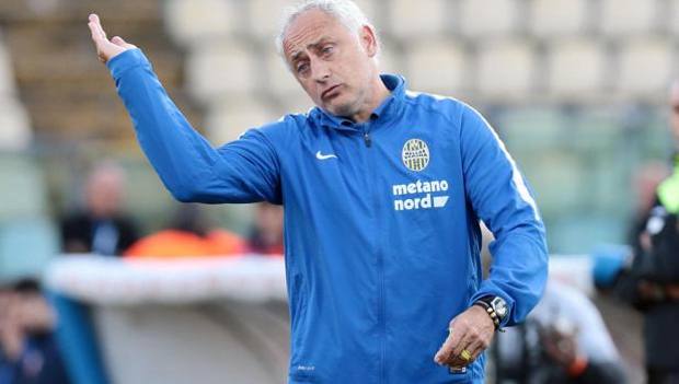 Andrea Mandorlini durante la sfida contro il Carpi. Ansa Andrea Mandorlini durante la sfida contro il Carpi. Ansa