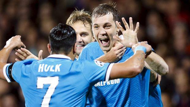 La gioia di Dzyuba e Hulk. Reuters