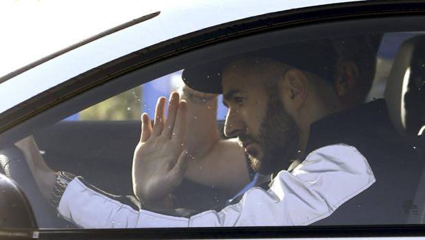Karim Benzema arriva all'allenamento . Epa