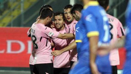 Trajkovski festeggia il goil del 3-1. Ansa Trajkovski festeggia il goil del 3-1. Ansa