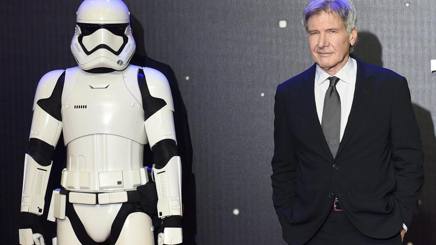 Harrison Ford, 73 anni, alla prima europea di “Star Wars: Il Risveglio della Forza” a Londra (Epa)
