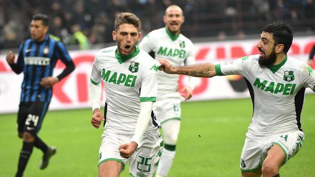 L'esultanza di Domenico Berardi, che ha deciso il match. Ansa