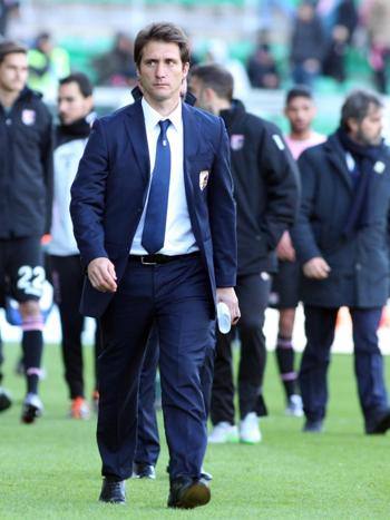 Guillermo Barros Schelotto, tecnico del Palermo, oggi in panchina da dirigente. Ansa FOTO: Ansa