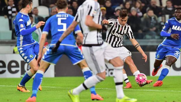 Il gol partita di Paulo Dybala. Afp Il gol partita di Paulo Dybala. Afp