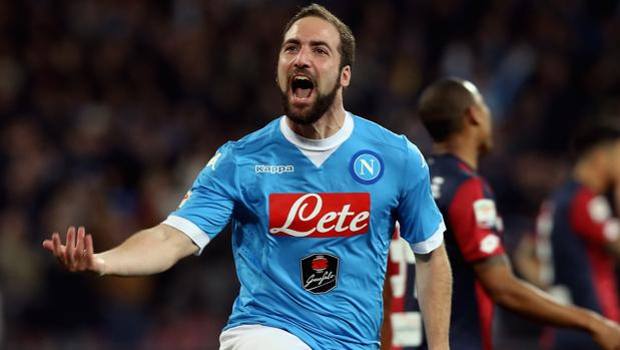 Gonzalo Higuain, 28 anni, è arrivato a 29 gol in campionato. Getty Gonzalo Higuain, 28 anni, è arrivato a 29 gol in campionato. Getty