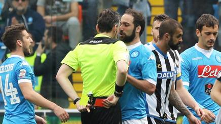 Higuain-Irrati: il caso della domenica. Ansa Higuain-Irrati: il caso della domenica. Ansa