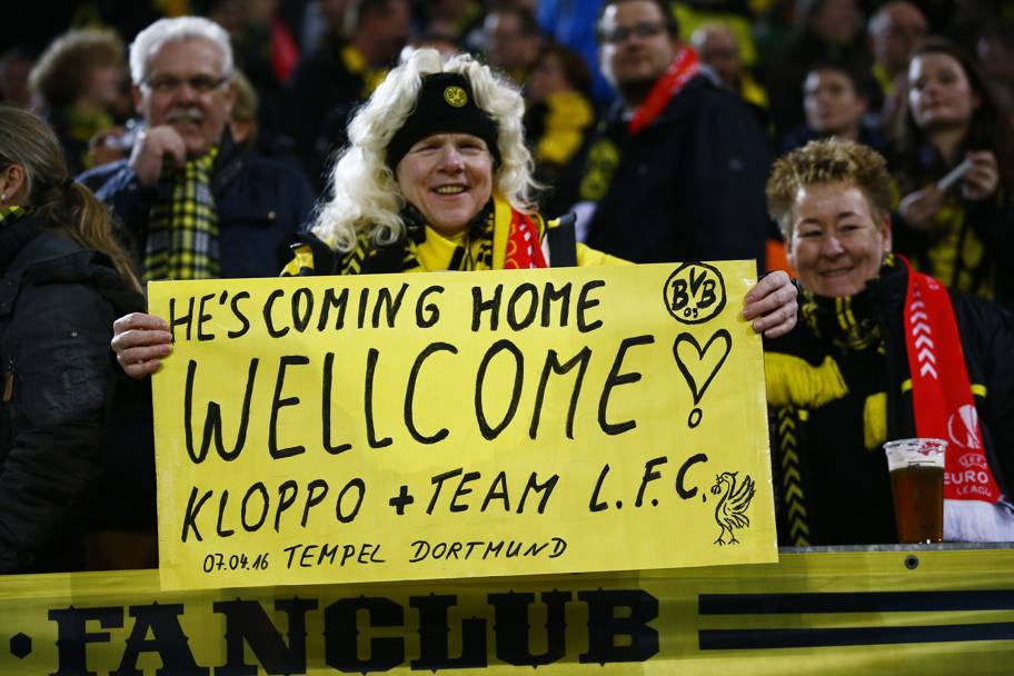 Bentornato a casa Klopp recita lo striscione di una tifosa giallonera. REUTERS