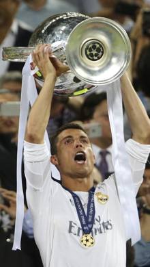 Ronaldo solleva la Champions a fine partita. Ap