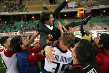 Massimo Rastelli, 47 anni, festeggia la promozione conquistata col suo Cagliari nella serie B 2015/16. LaPresse