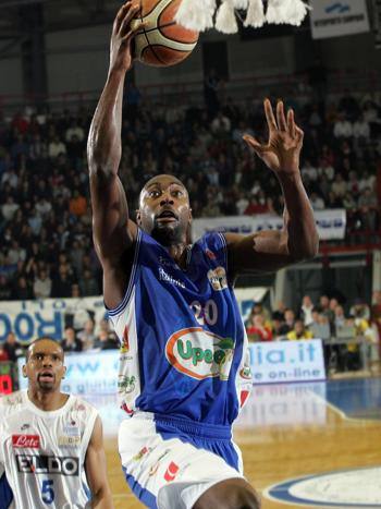 Donzell Rush con la maglia di Capo d'Orlando