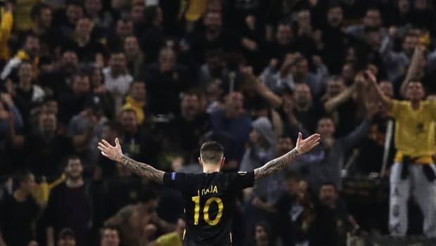 Marko Livaja esulta dopo il gol all'Austria Vienna. Ap