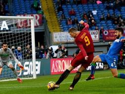 Dzeko in azione contro il Sassuolo. Afp