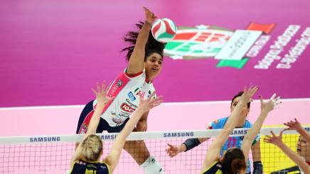 L’attacco di Plak contro il muro di Conegliano L’attacco di Plak contro il muro di Conegliano