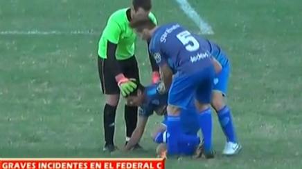 Argentina, tifosi lanciano sassi contro calciatori - Video Gazzetta.it - La Gazzetta dello Sport