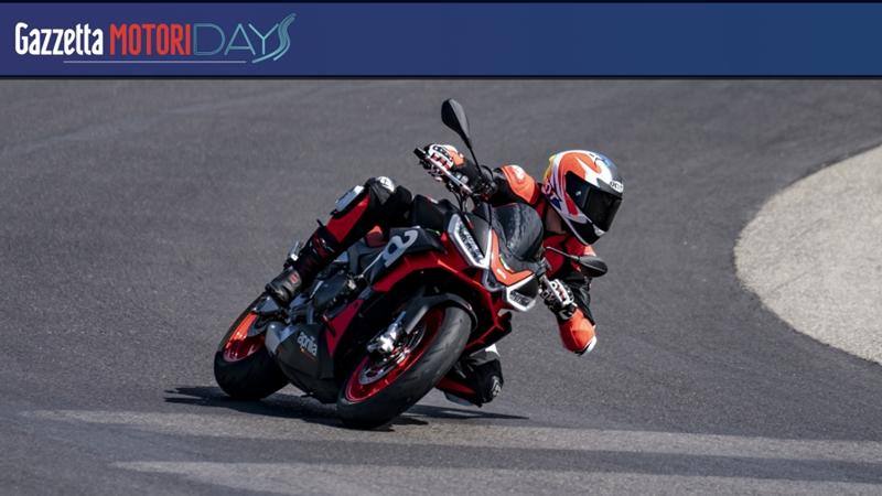 Aprilia Tuono La Prova Della Naked Di Noale Ai Gazzetta Motori