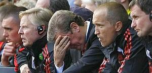 Hodgson disperato durante il k.o. dei Reds a Blackburn. Ap