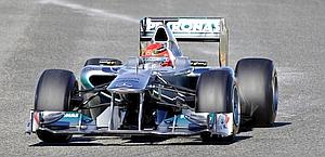 Michael Schumacher in azione con la Mercedes. Ap