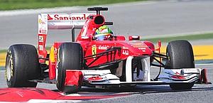 Felipe Massa in azione a Montmelo'. Reuters