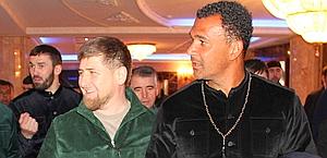 Gullit, 49 anni, con Ramzan Kadyrov, 34 anni. Afp