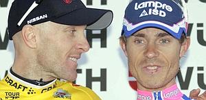 Levi Leipheimer 'consola' Damiano Cunego. Reuters 