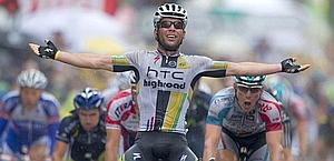 Mark Cavendish vince cos l'11/a tappa del Tour. Afp