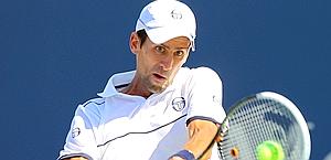 Novak Djokovic in azione all'esordio. Ap