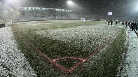 Lo stadio Atleti Azzurri d'Italia di Bergamo, chiuso per neve. Ansa