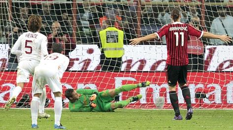 Ibrahimovic dal dischetto batte Stekelenburg: 1-1. Reuters