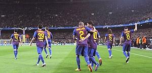 Il Barcellona festeggia la quinta semifinale conquistata. Ap