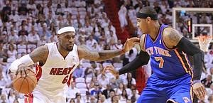 LeBron James e Carmelo Anthony in gara-1. Reuters