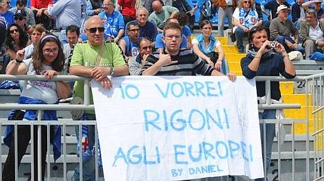 I tifosi del Novara chiedono a Prandelli di chiamare in nazionale il gioiellino di casa: Rigoni. Lapresse