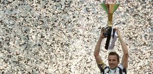 L'ultimo dei tanti trionfi del Del Piero con la Juventus. Afp