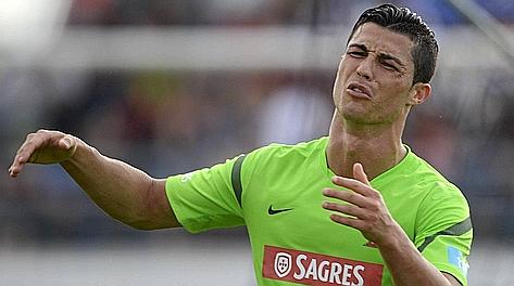 Cristiano Ronaldo, 27 anni, in un'immagine scattata al ritiro del Portogallo a Obidos. Afp