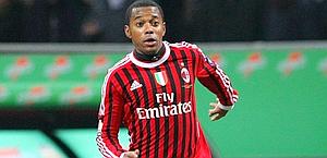 Robinho, 28 anni, al Milan dal 2010. Forte