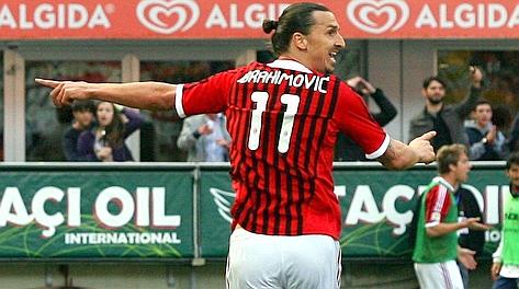 Zlatan Ibrahimovic, 30 anni, con la maglia del Milan, la sua ex squadra. Forte