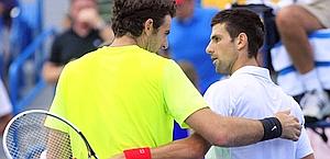 L'abbraccio finale tra Djokovic e Del Potro. Ap