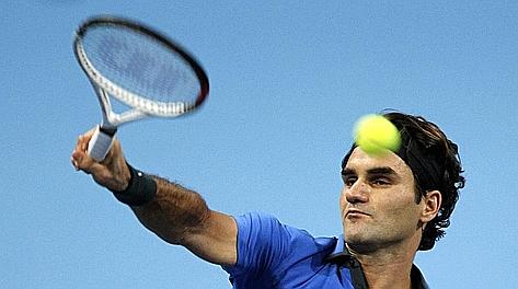 Roger Federer in azione nel torneo di Basilea. Afp