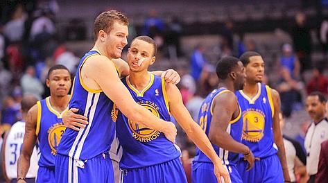 David Lee e Stephen Curry, le anime di Golden State. Reuters