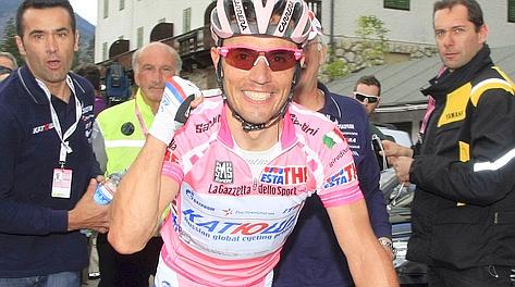 Joaquim Purito Rodriguez, qui in maglia rosa nella tappa Falzes-Cortina. Bettini