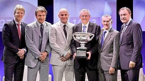  Jim Courier, Mats Wilander, Andre Agassi, Roy Emerson, Ken Rosewall e John Newcombe, vincitori nel 1953, '63, '73, '83, '93 e 2003. Ap