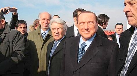 Silvio Berlusconi durante la visita negli stabilimenti della Maschio Gaspardo a Campodarsego. Ansa