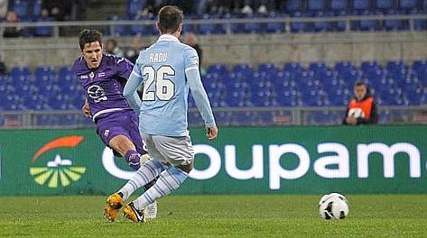 Stevan Jovetic piazza il destro vincente al 20', la Fiorentina passa in vantaggio. Ansa